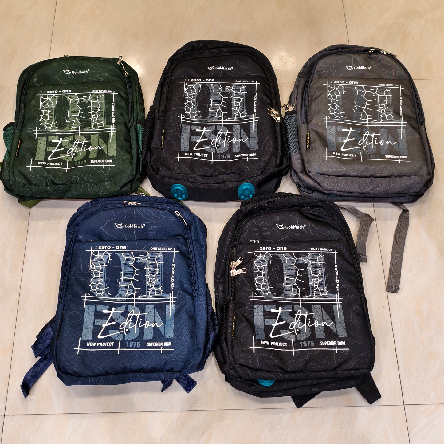 Medium size school bag for 2nd to 5th class kids