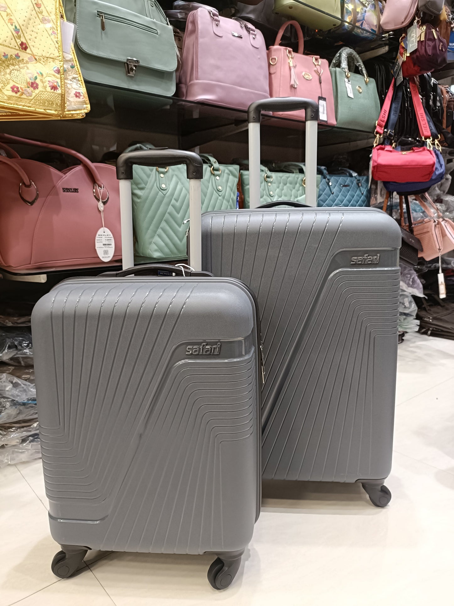 Safari polypropylene hard luggage 2 pcs set grey colour small and medium